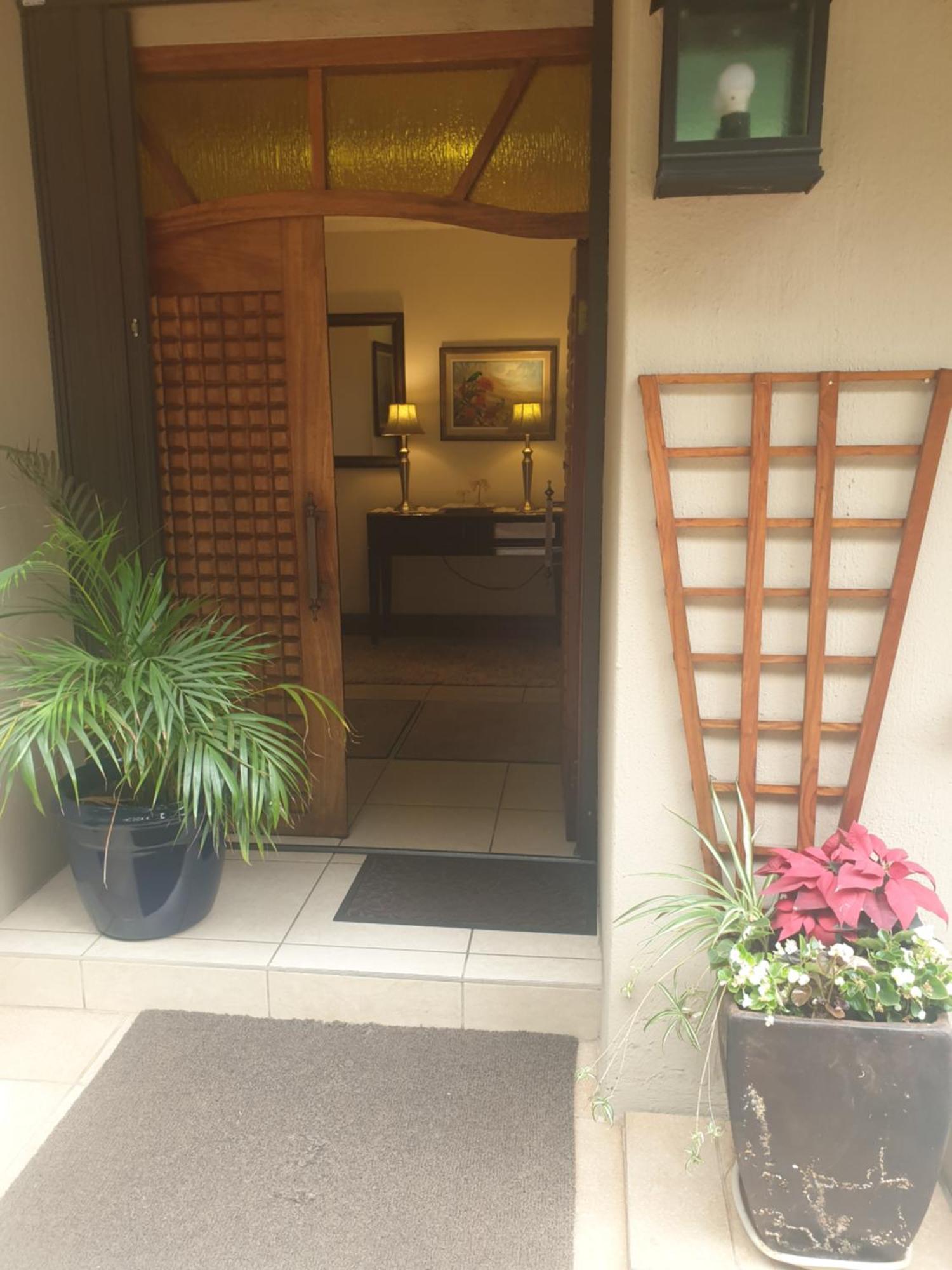 יוהנסבורג 125 On Van Buuren Road Guest House מראה חיצוני תמונה